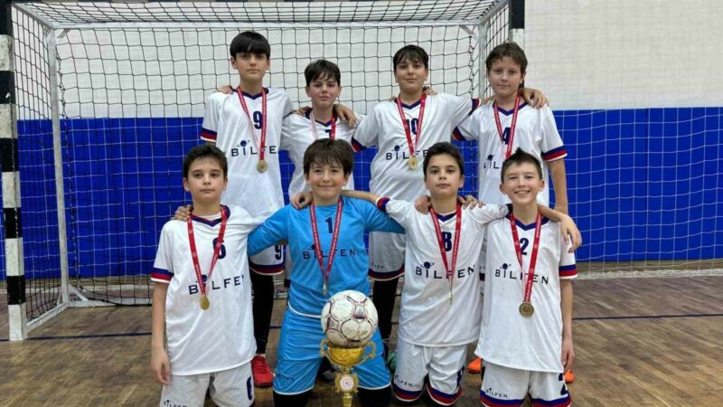 Bursa’da okullar arası düzenlenen 2023-2024 öğretim yılı Futsal Küçük Erkekler