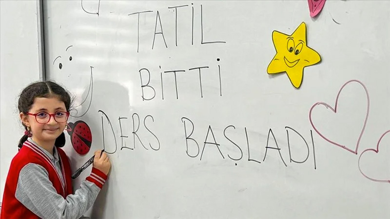 Okullarda tatil sonrası ilk ders zili Okullarda tatil sonrası ilk ders zili