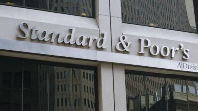 S&P, İsrail’in kredi notunu düşürdü