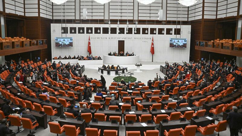 Kıbrıs tezkeresi Meclis’ten geçti Kıbrıs Barış Harekatı’nın 50. yıl dönümüne ilişkin Meclis Başkanlığı tezkeresi,