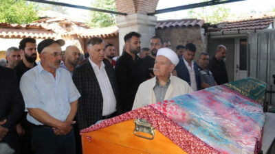 Cinayet kurbanı Petek’e gözyaşlarıyla veda