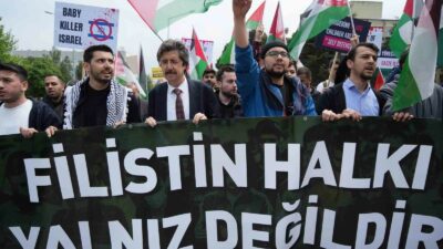 Bursa’da üniversite öğrencilerinden çadırlı Filistin eylemi