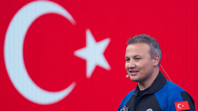 Alper Gezeravcı, Bursa’da öğrencilerle buluştu