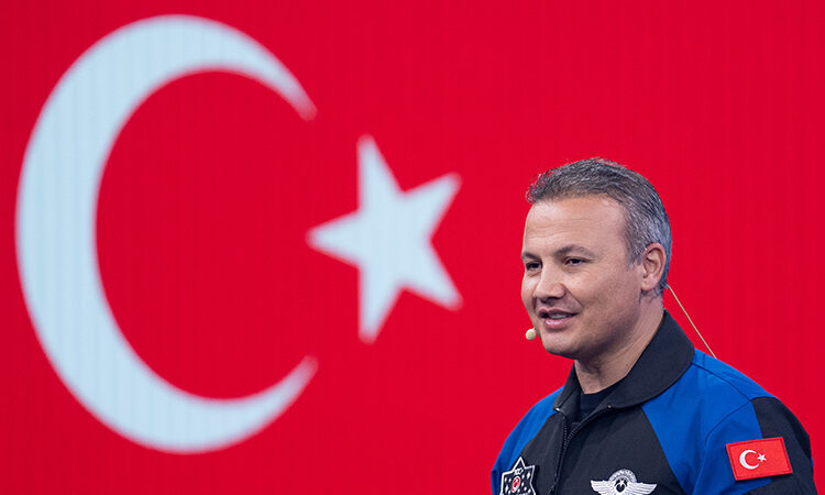 Türkiye'nin ilk astronotu Alper Gezeravcı, "Bu memleketin içerisinde, bu memleketin