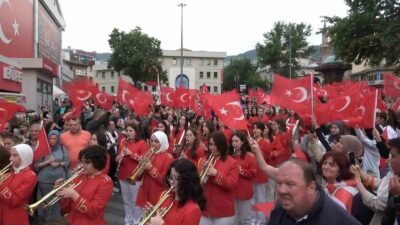 1. Osmangazi Gençlik Yürüyüşü yapıldı! Haluk Levent de katıldı