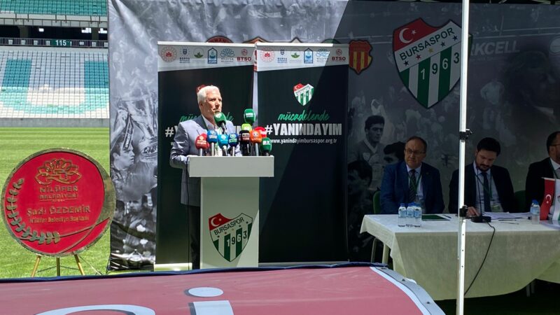 Bursa Büyükşehir Belediye Başkanı Mustafa Bozbey, Bursaspor’u el birliğiyle eski