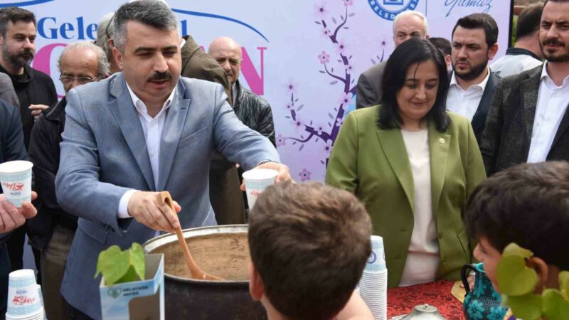 Bursa’da 3. Geleneksel Erguvan Bayramı başladı Yıldırım Belediyesi, Bursa'da baharı müjdeleyen, bereket, huzur ve kardeşliğin sembolü