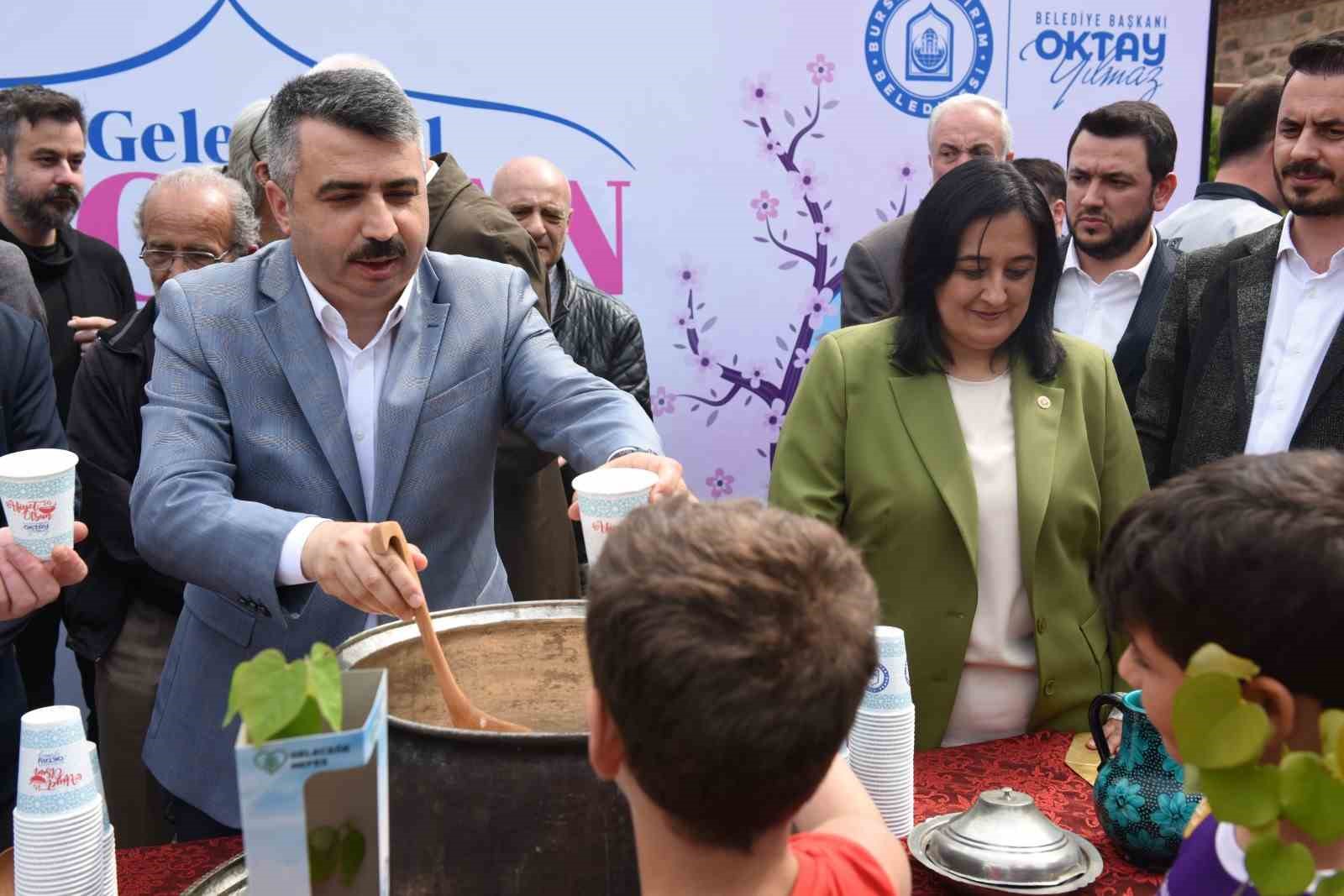 Bursa'da 3. Geleneksel Erguvan Bayramı başladı 1 3uncu geleneksel erguvan bayrami basladi bce66e4