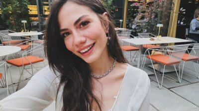Demet Özdemir kırmızı mini elbisesiyle yaktı geçti!