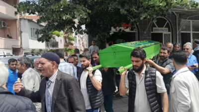 Bursa’da korkunç kazada hayatını kaybeden 3 kişiye gözyaşlarıyla veda