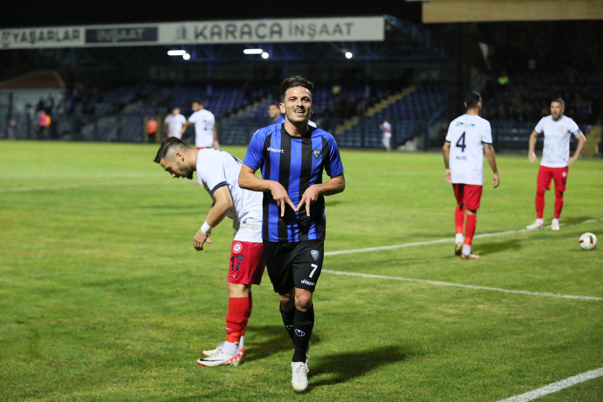 2.Lig’deki Bursa ekibinin golcüsünden tarihi başarı