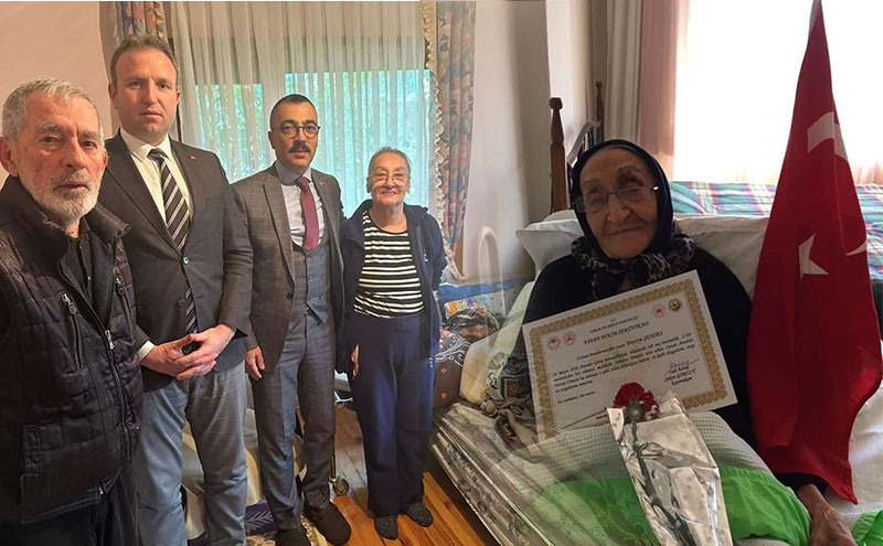 İnegöllü asırlık çınar 106 yaşında hayatını kaybetti