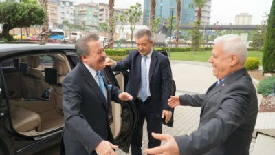 Bursa’da büyük buluşma; Cavit Çağlar’dan Başkan Bozbey’e tam destek