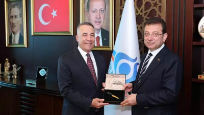 İmamoğlu: Bütün ilçelerimizi tek tek geziyoruz