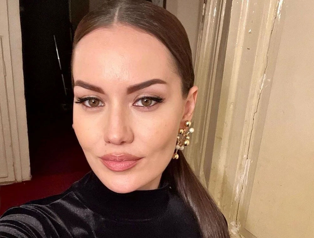 Filiz Akın’dan Fahriye Evcen’e: Keşke sizi bir projede izlesek artık