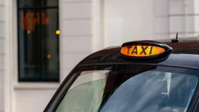 Taksicilerden UBER’e dava: Her şoför 25 bin sterlin alacak