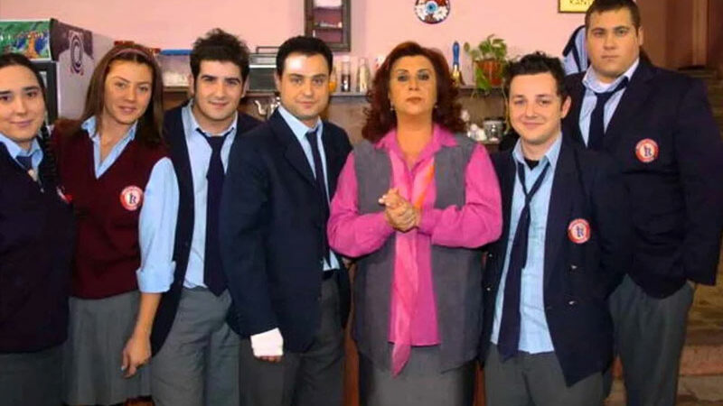Ünlü oyuncudan yıllar sonra gelen “Hayat Bilgisi” itirafı! Star TV'nin sevilen dizisi Ömer'de Selahattin Paşalı ve Barış Falay