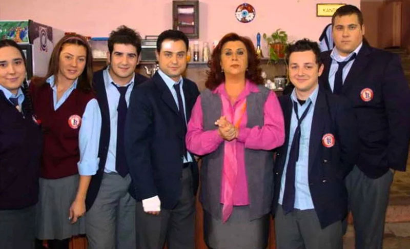 Ünlü oyuncudan yıllar sonra gelen “Hayat Bilgisi” itirafı! Ünlü oyuncudan yıllar sonra gelen “Hayat Bilgisi” itirafı!