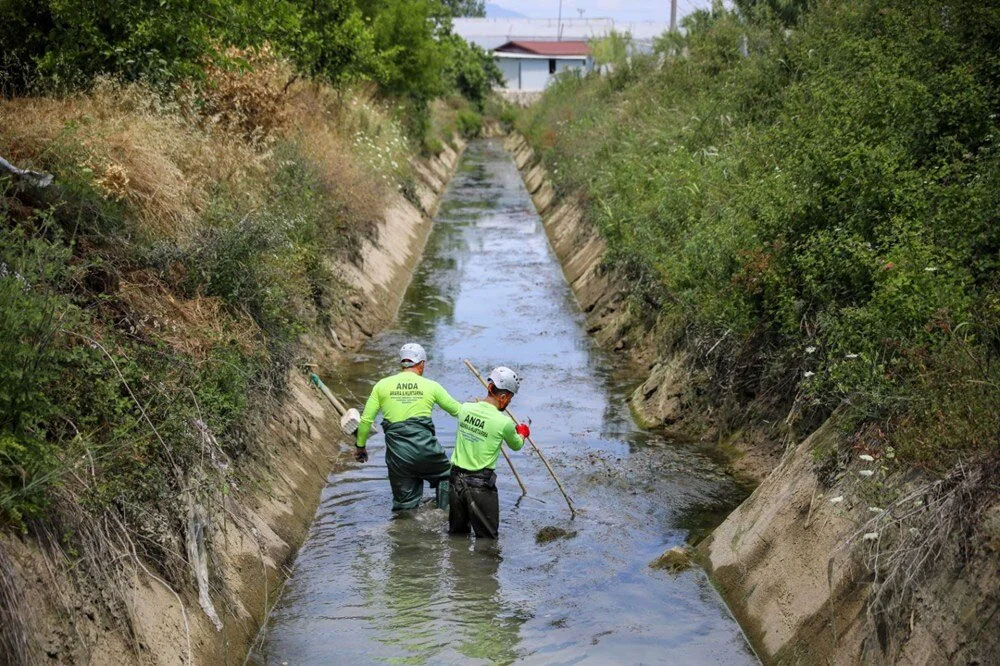 Otomobil sulama kanalına düştü: 9 yaşındaki Rihan aranıyor