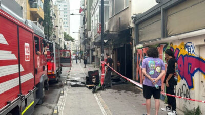 İzmir’de korku evinde korku dolu anlar: Polis kundaklamadan şüpheleniyor