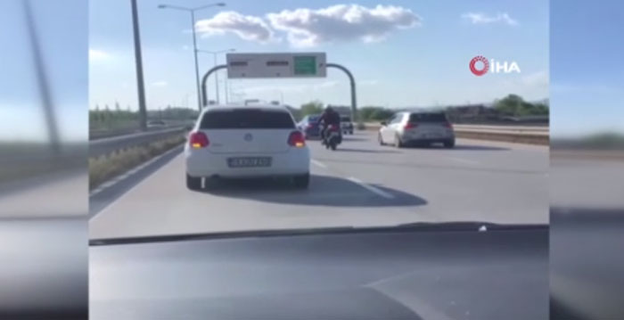 Bursa’da düğün konvoyu yolu kapattı, sürücüler çileden çıktı