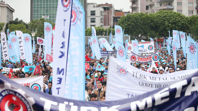 TÜRK-İŞ, 1 Mayıs’ı Bursa’da kutladı