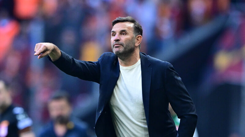 Okan Buruk’tan Ziyech ve şampiyonluk açıklaması Galatasaray Teknik Direktörü Okan Buruk, Sivasspor'u 6-1 yendikleri maçın ardından