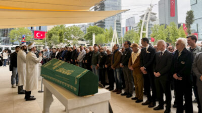 Erkan Yolaç son yolculuğuna uğurlandı