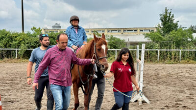 Bursa’da huzurevi sakinleri ata bindi, tımar yaptı