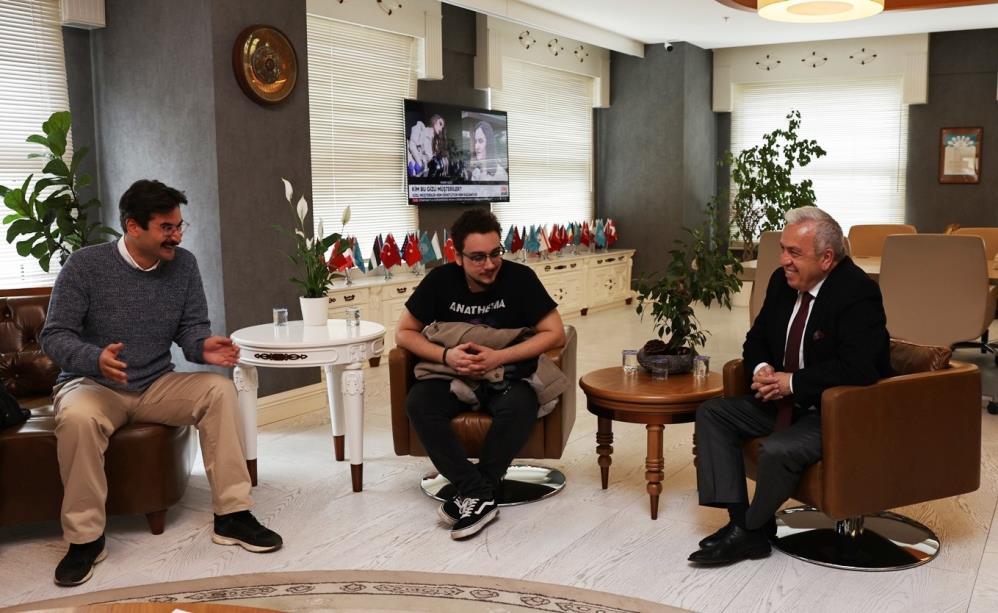 Başkan Özdemir’den gençlere ‘yanınızdayız’ mesajı