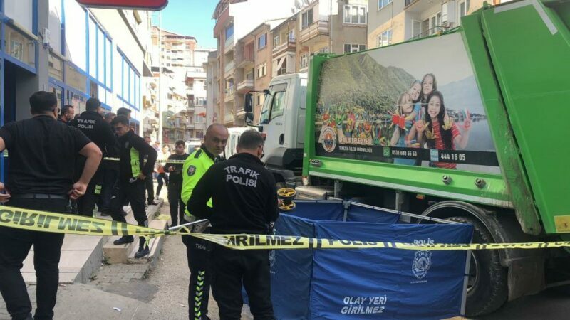 Bursa’da yaşlı kadının ölümüne neden olmuştu! Korkunç kazada flaş gelişme Bursa'nın Gemlik ilçesinde belediyeye ait çöp toplama aracıyla çarptığı kadının