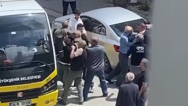 Bursa’da yol verme kavgası