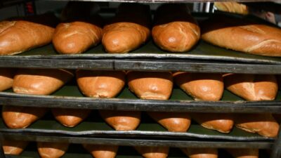 Bursa’da 1 liralık fiyatıyla Türkiye’de gündem olan ekmekle ilgili yeni karar