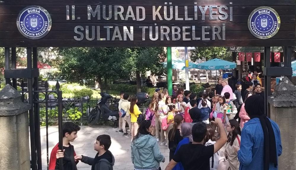 Sevilen dizinin oyuncularına Bursa’dan davet 4 AW205375 05