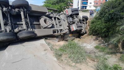 Bursa’da tır kazası! Trafik bir süre kapandı…