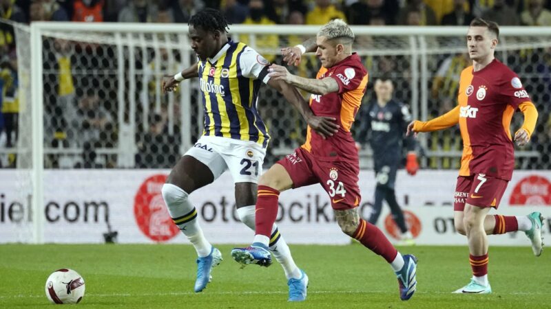G.Saray şampiyonluk, F.Bahçe umut peşinde! Bursalı hakemin yöneteceği dev derbi saat kaçta? Sarı kırmızılılar saat 19.00’da konuk edeceği ezeli rakibi Kanarya karşısında
