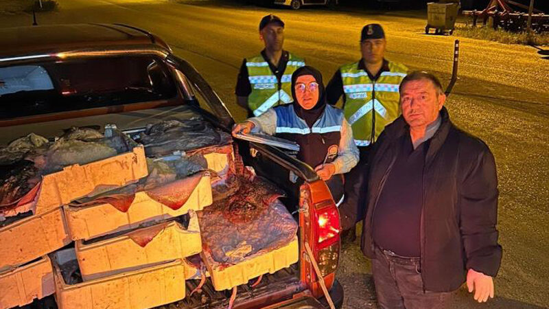 Bursa’da ele geçirildi! Tam 1 ton… Bursa Karacabey'de yapılan denetimde 1 ton vatoz balığına el konuldu.