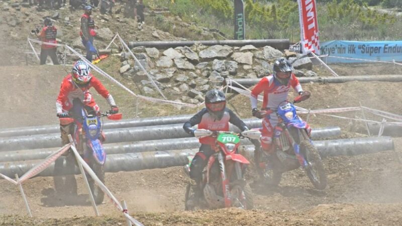 Türkiye Süper Enduro Şampiyonası’nın açılış ayağı yarışları İznik’te gerçekeşti. Mehmet
