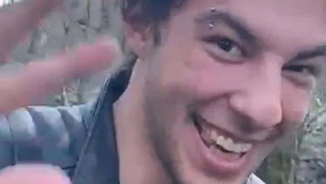 Üniversiteli motokurye Ata Emre Akman cinayeti: Tutuklu baba ile oğlunun dosyaları birleştirilecek Üniversiteli motokurye Ata Emre Akman cinayeti: Tutuklu baba ile oğlunun dosyaları birleştirilecek