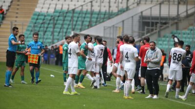 Yarıda kalan Bursaspor-Vanspor maçının kararı açıklandı!
