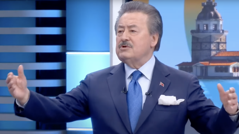 Bursaspor’un efsane Başkanı Cavit Çağlar’dan TFF yönetimine; ‘İstenmiyorsunuz bir an önce bırakın’ Bursaspor'un efsane Başkanı Devlet eski Bakanı Cavit Çağlar, Galatasaray-Fenerbahçe maçında