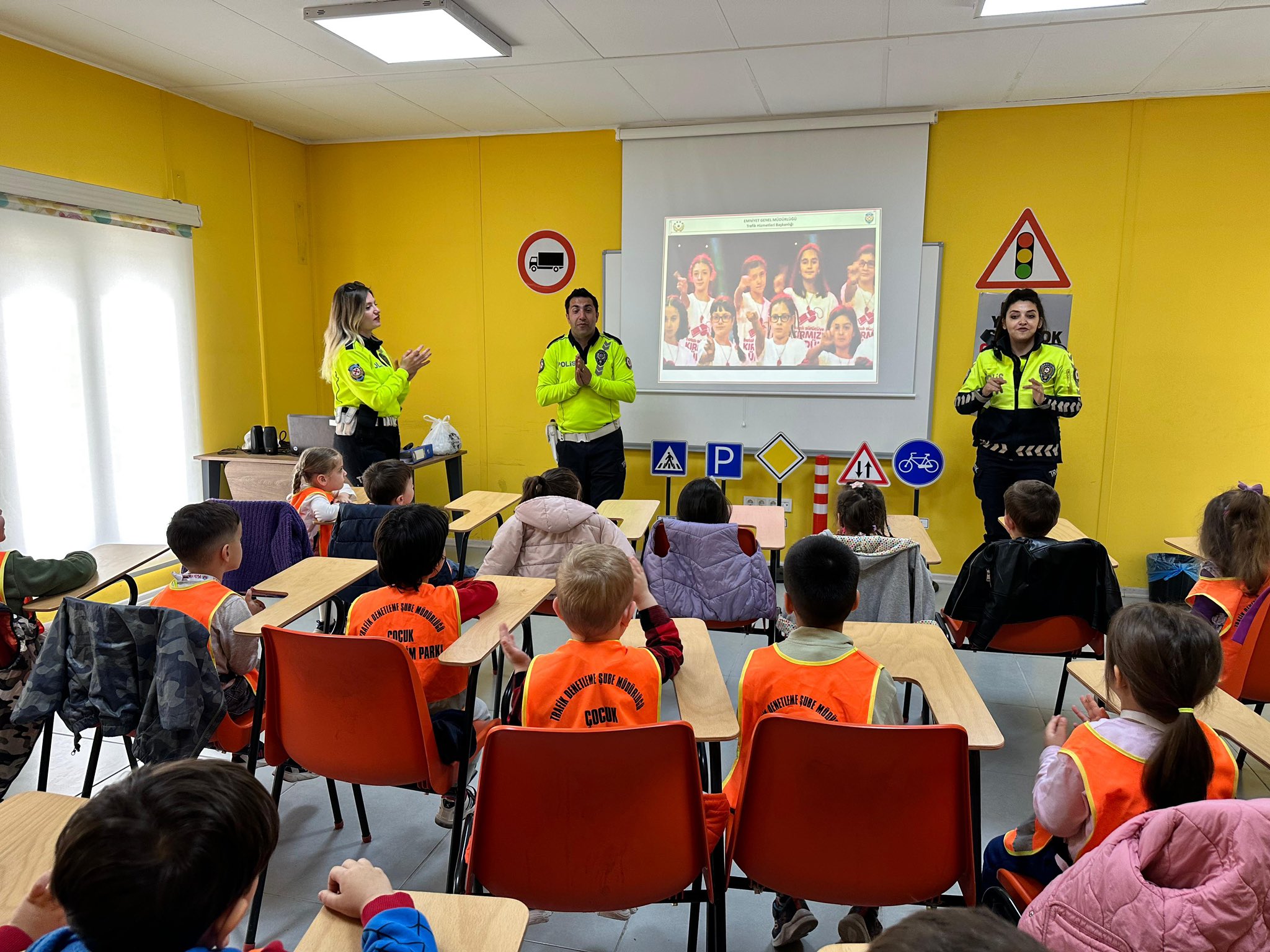 Bursa’da çocuklara trafik eğitimi verildi