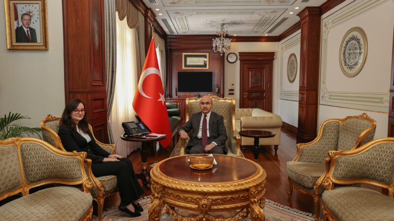 Bursa’nın iki ilçesine yeni Kaymakam ataması Harmancık'a ataması yapılan Kaymakam V. Sevde Nur Mantı ile Büyükorhan'a