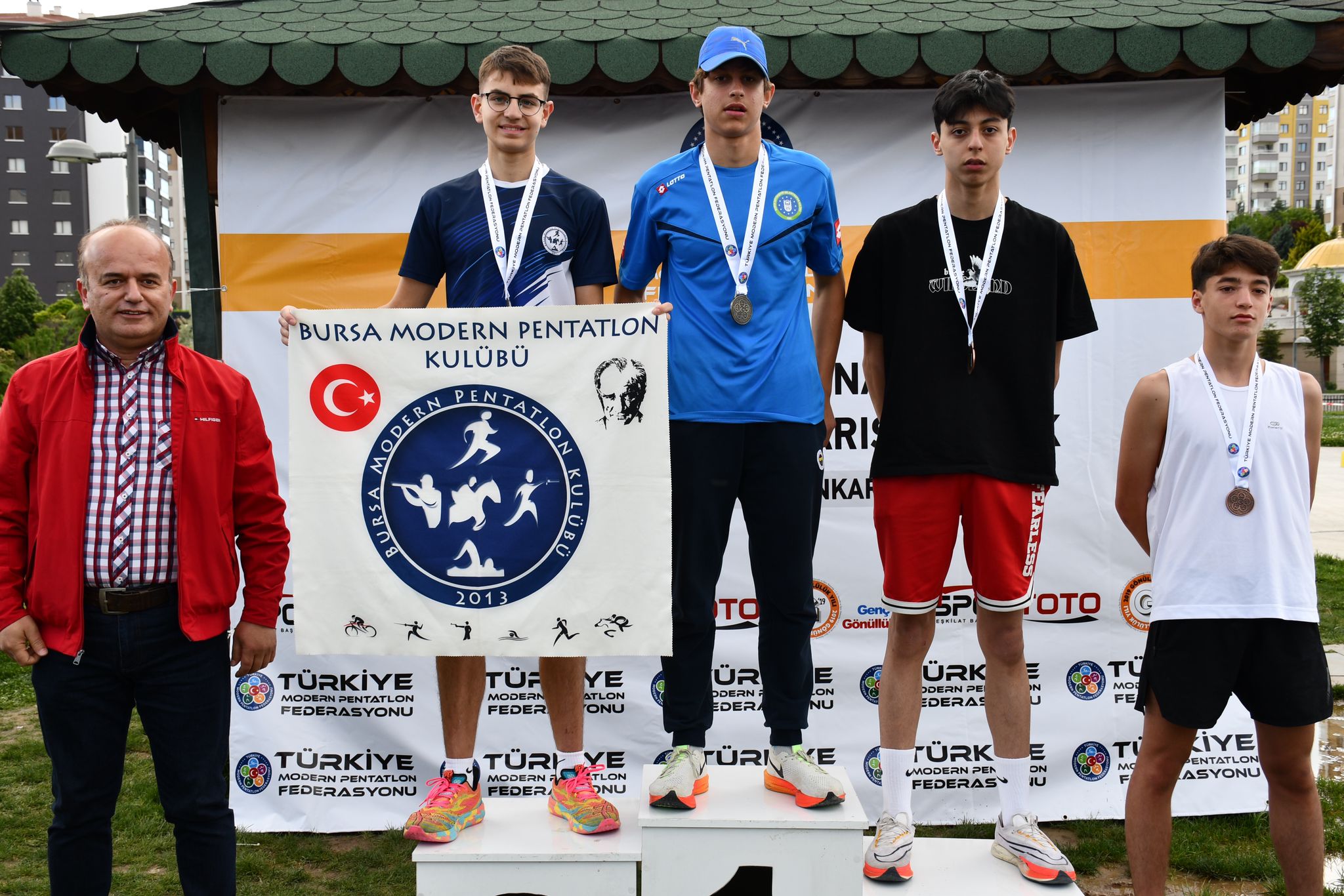 Büyükşehirli sporculardan 4 madalya Büyükşehirli sporculardan 4 madalya