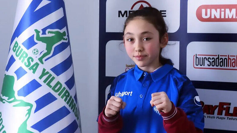 Bursalı Nisanur Abanoz zirveyi zorluyor Bursa Yıldırım Spor Kulübü sporcusu Nisanur Abanoz, 37 ülke 1500'den