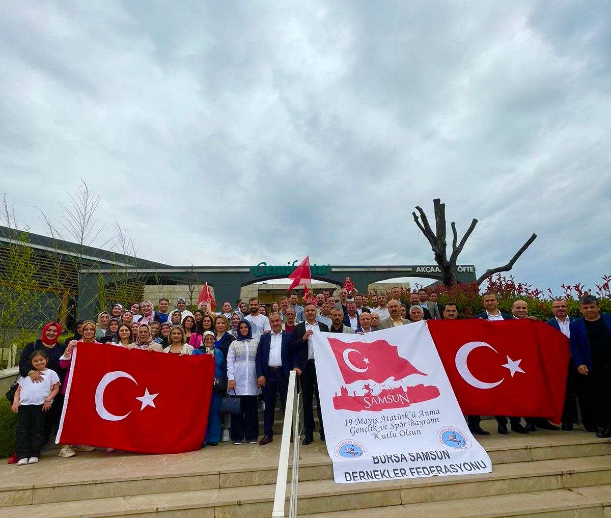 Bursa SAMDEF ailesi 19 Mayıs’ı düzenledikleri kahvaltı programı ile kutladı