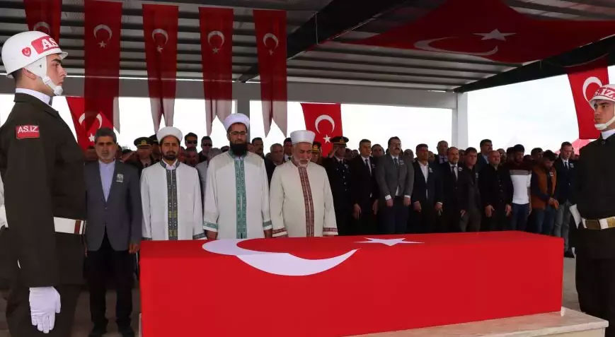 Pençe-Kilit şehidine gözyaşlarıyla veda