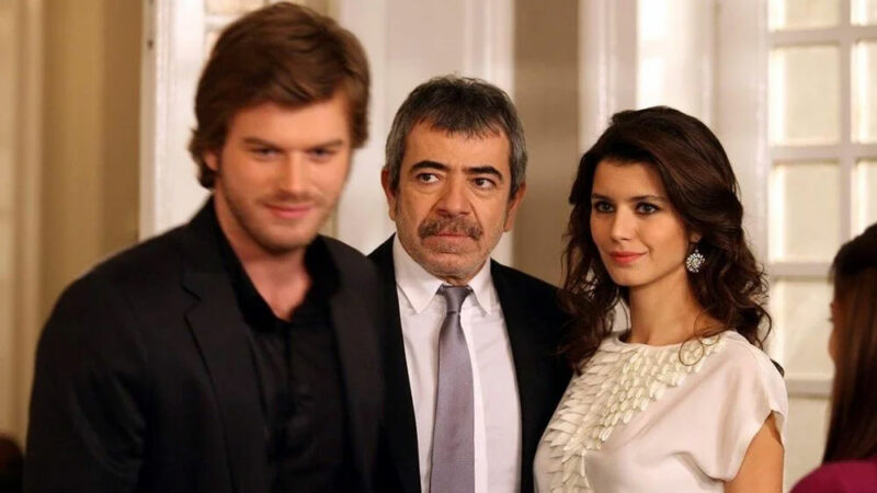 Aşk-ı Memnu’nun Adnan’ı Selçuk Yöntem ve Nihal’i Hazal Kaya bir araya geldi Halit Ziya Uşaklıgil’in unutulmaz eserinden televizyona uyarlanan "Aşk-ı Memnu" dizisinde