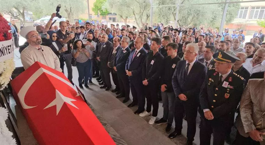 Kalp krizinden hayatını kaybeden polis memuruna veda