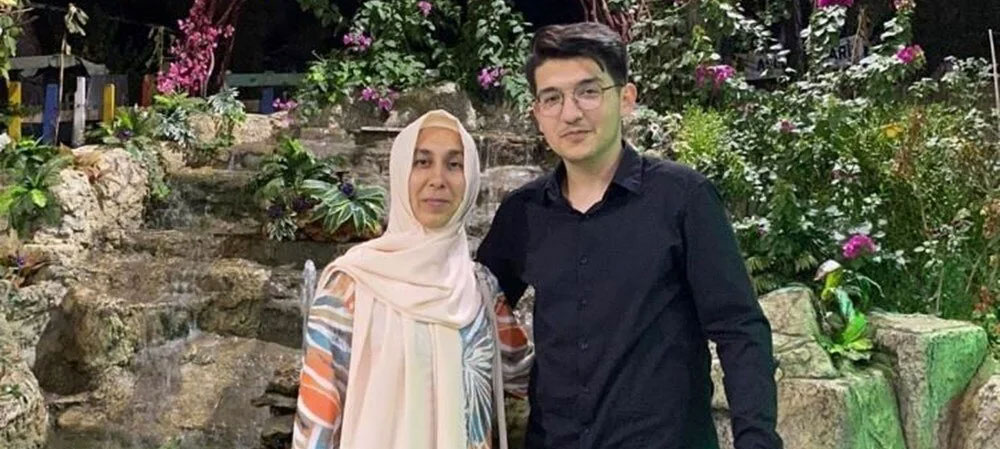Hukuk fakültesi öğrencisi Burak ve kardeşlerinin en acı Anneler Günü: Katil 8 gündür aranıyor